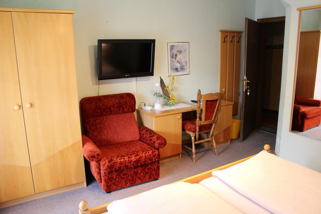 Gasthof-Hotel Winkler Muhldorf  ภายนอก รูปภาพ