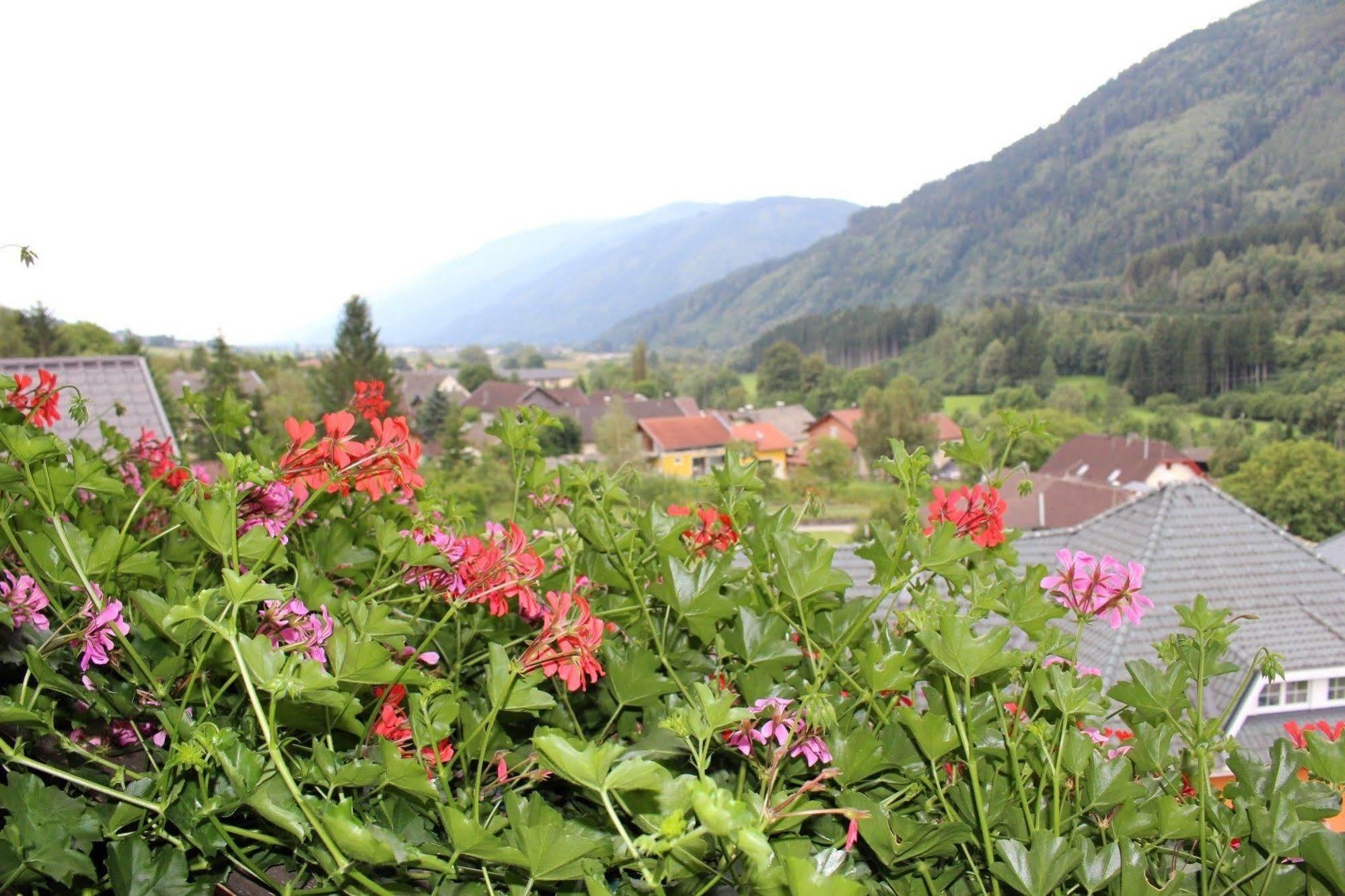 Gasthof-Hotel Winkler Muhldorf  ภายนอก รูปภาพ