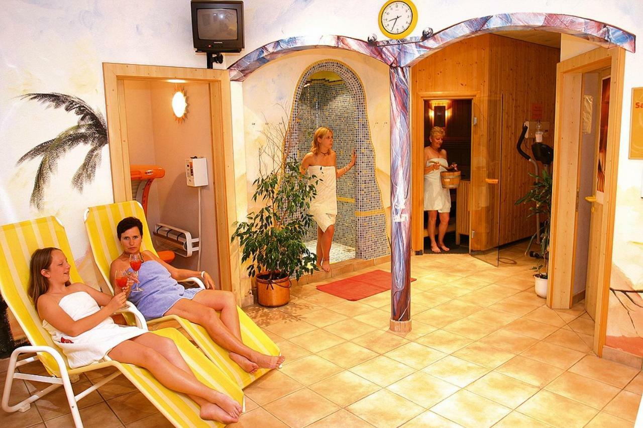 Gasthof-Hotel Winkler Muhldorf  ภายนอก รูปภาพ